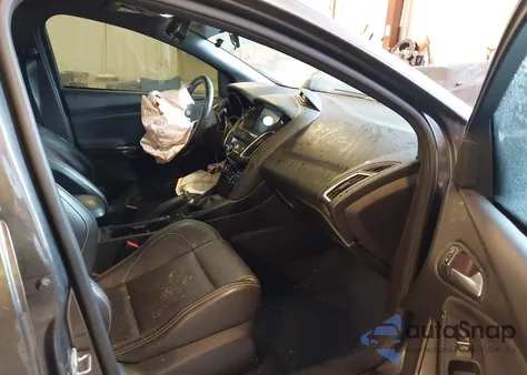 2017 Ford Focus St z USA, uszkodzony, nr VIN 1FADP3L90HL283461